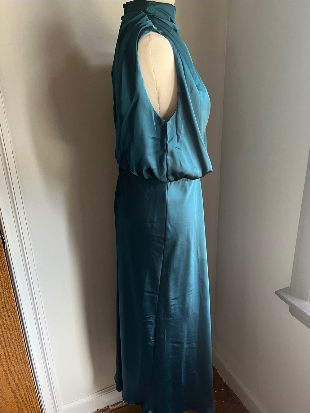 Petal & Pup Teal One-Shoulder Satin Gown - Picture 4 of 11